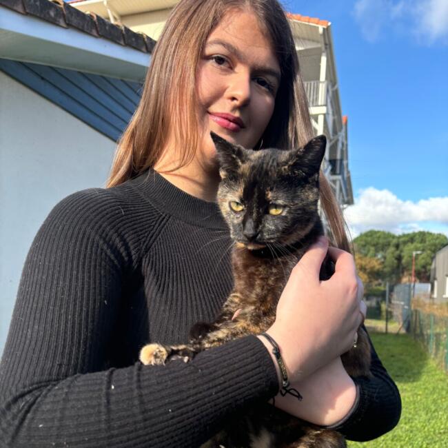 Babysitter in Bias (Landes): Léa