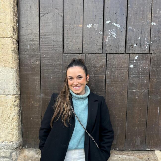 Nanny in Barañáin: Izar