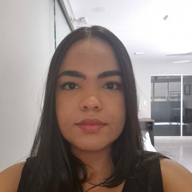 Emprego de babá em Cascavel: Mayara