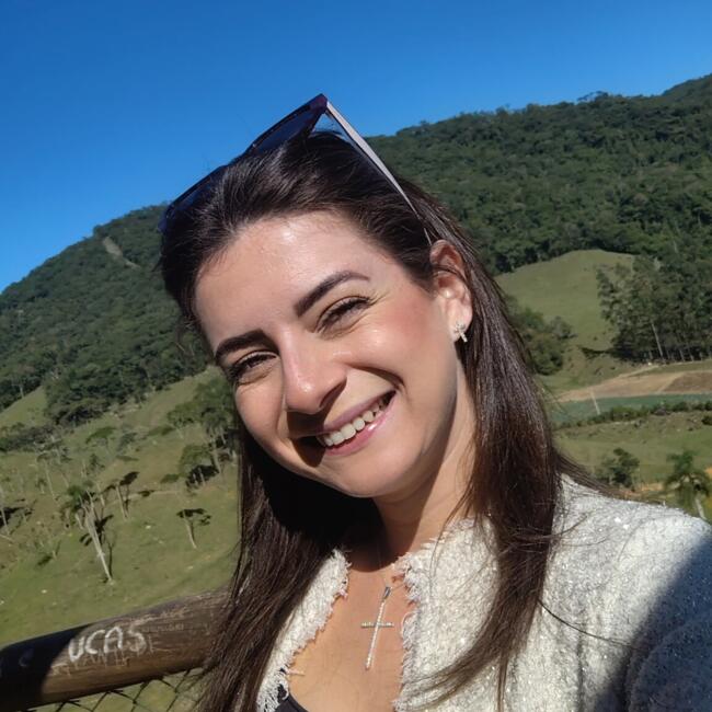 Babá em Florianópolis: Laura