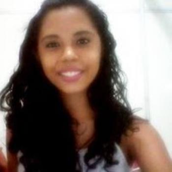 Agência de babá em Fortaleza: Karine