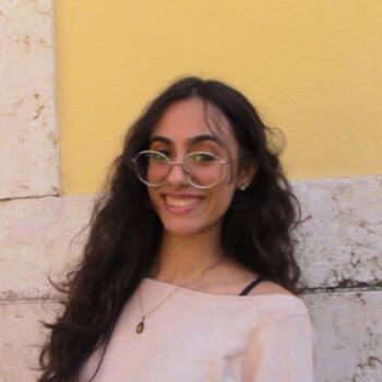 Babysitter in Lisbon: Tábata