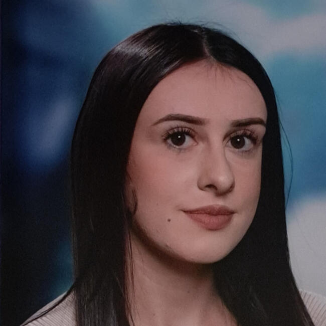 Babysitter in Caen: Iris