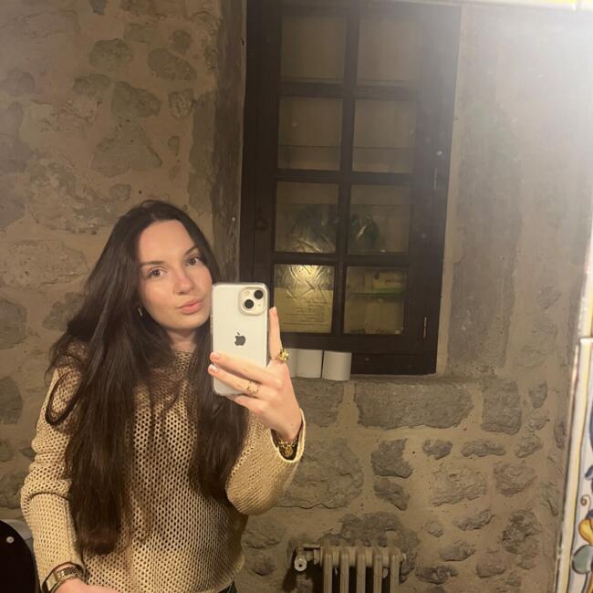 Babysitter in Condom: Maylis