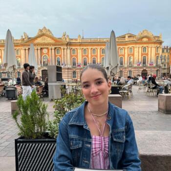 Babysitter in Lyon: Eléa
