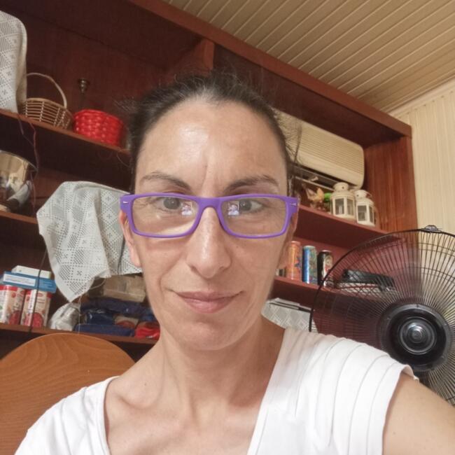 Babysitter στην περιοχή Σαλαμίνα: Ειρήνη Βασιλάκακη