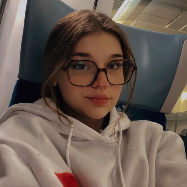 Babysitter in Agen: Julie