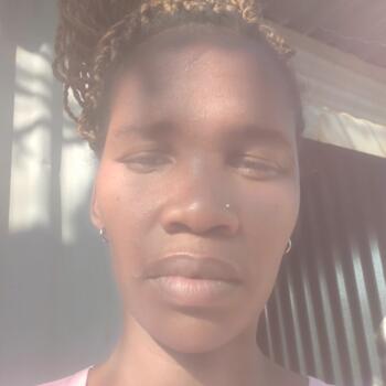 Babysitter in Centurion: Sandiswa
