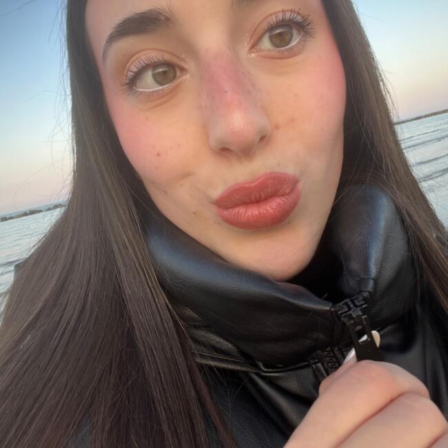 Babysitter in Assisi: Erica