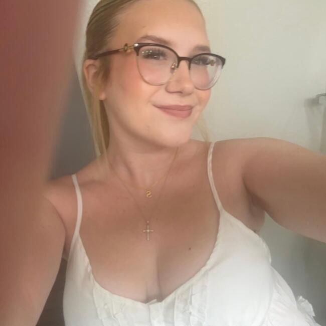 Babysitter in Riverside: Madison