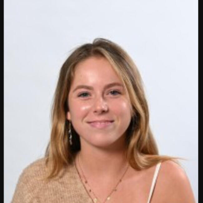 Babysitter in Guilers: Claire