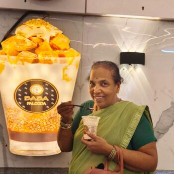 बम्बई में आया: Lata