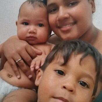 Babysitting job in Águas Lindas de Goiás: babysitting job Evellin