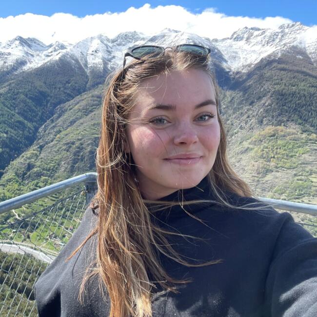 Babysitter in Puget-Ville: Clemence