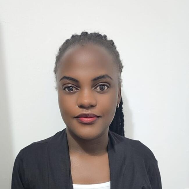 مربية أطفال في أبوظبي: Nakizito