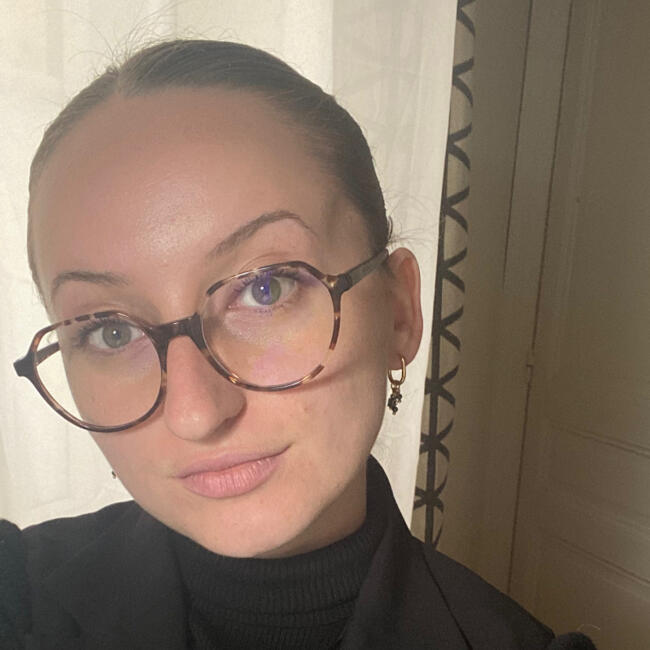 Babysitter in Mâcon: Tiffenn