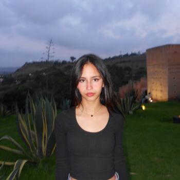 جليسة أطفال في رباط: Aahd