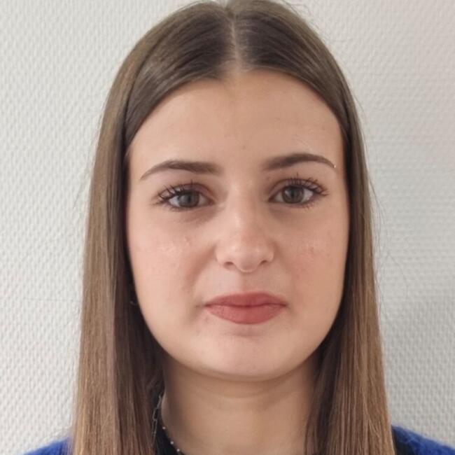 Babysitter in Blagnac: Mila