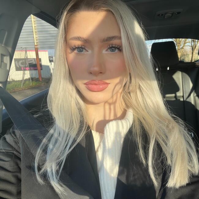 Babysitter in Belleville: Astrid