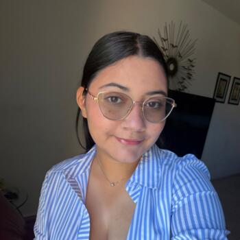 Babysitter in Hialeah: Valery