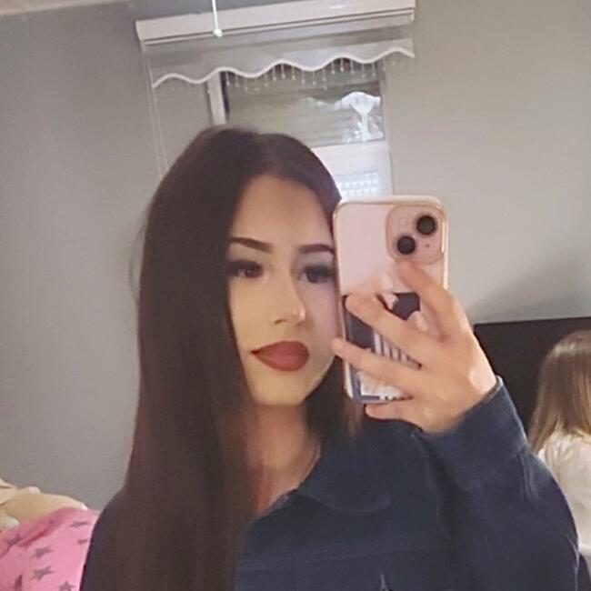 Babysitter in Sambreville: Kenza