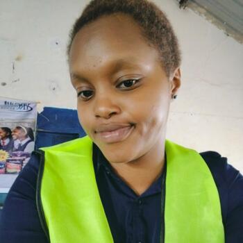 Babysitter Nairobi: Laura