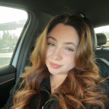 Babysitter in Fontana: Melissa