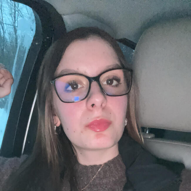 Babysitter in Lewiston (Maine): Jada