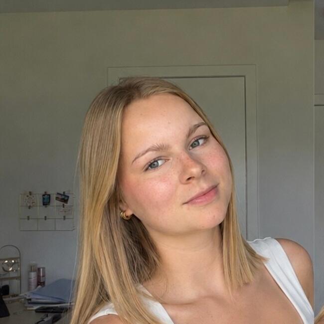 Babysitter in Kuttekoven: Estee