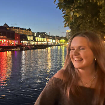 Babysitter in Birmingham: Hannah