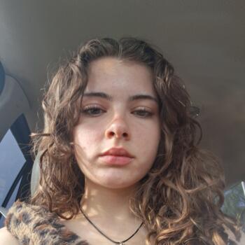 Babysitter in Miami: Ava