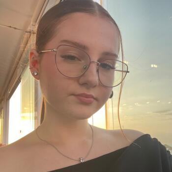 Babysitter in Faro: Adelina