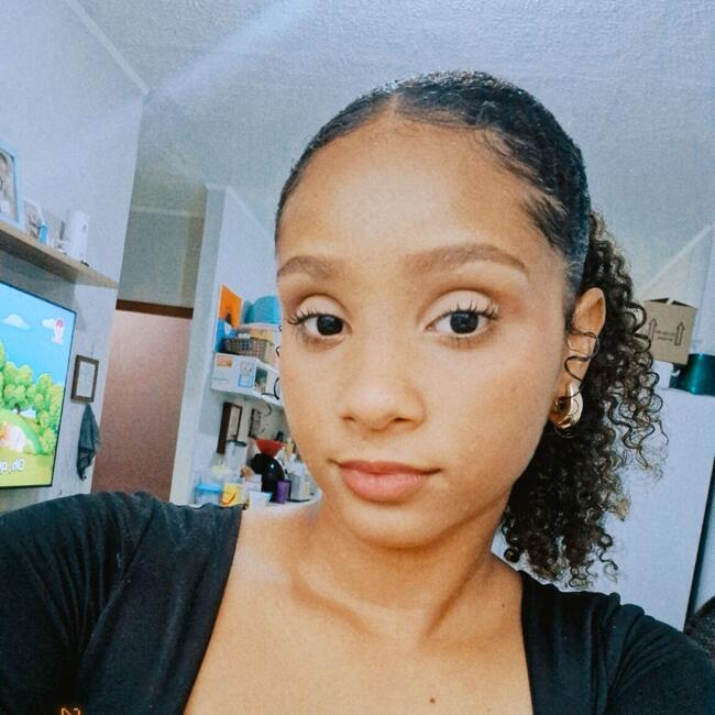 Babysitter in Cuiabá: Evellyn