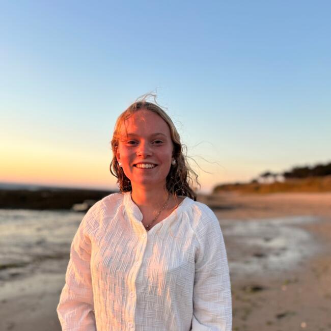 Babysitter in Saint-Berthevin: Coline