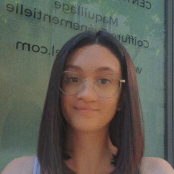 Babysitter in Marseille: Estelle