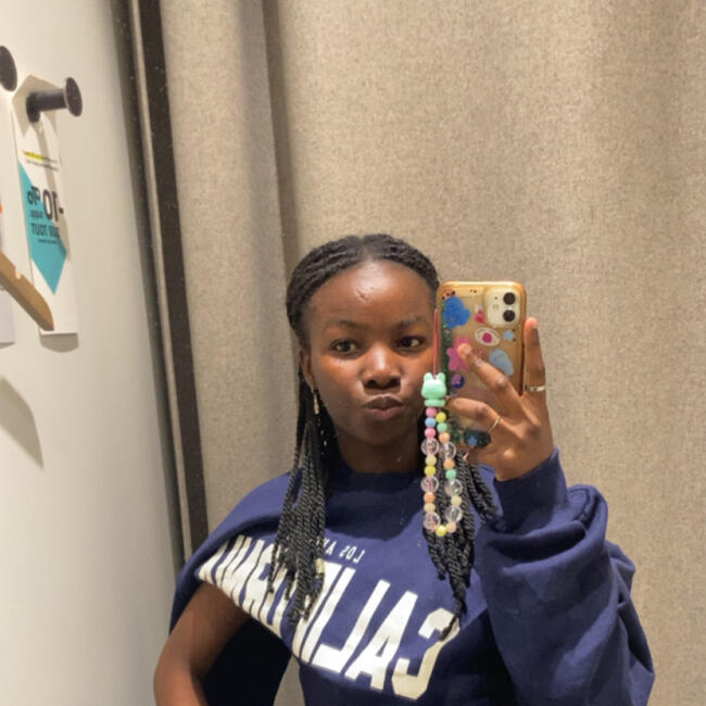 Babysitter in Lyon: Mouna