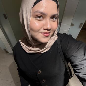 Babysitter in London: Afra Tasnim