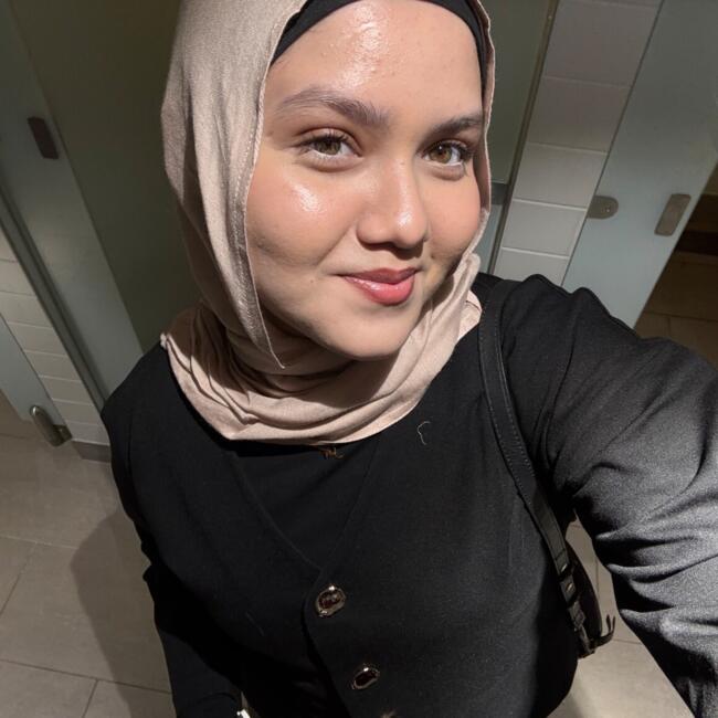 Babysitter in London: Afra Tasnim