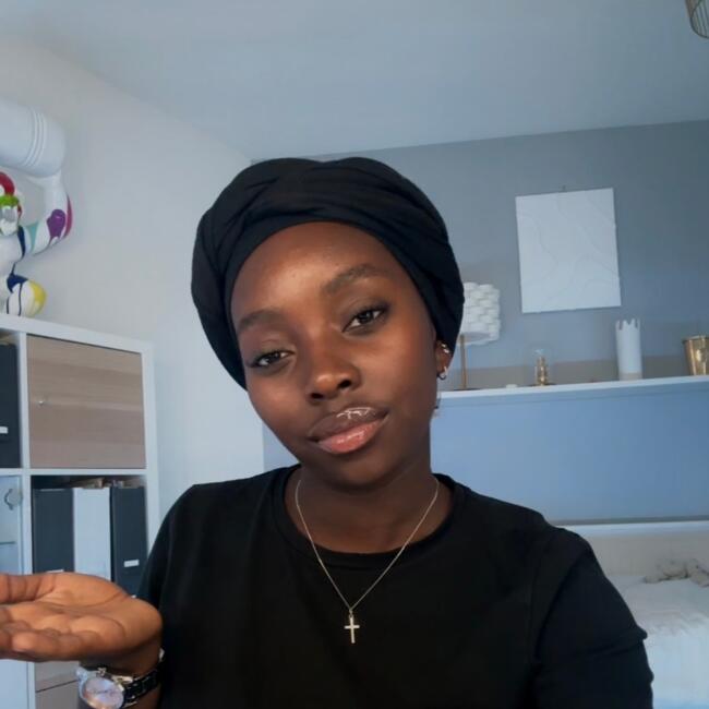 Babysitter in Plagnole: Lola