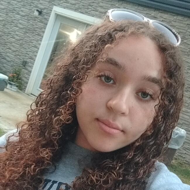 Babysitter in Rochester: Alazeigh