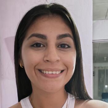 Babysitter in San Isidro (Provincia de Cartago): Laura