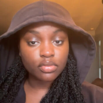 Baby-sitter in Laval: Yannie