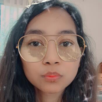 Babysitter in L'Haÿ-les-Roses: Dewi