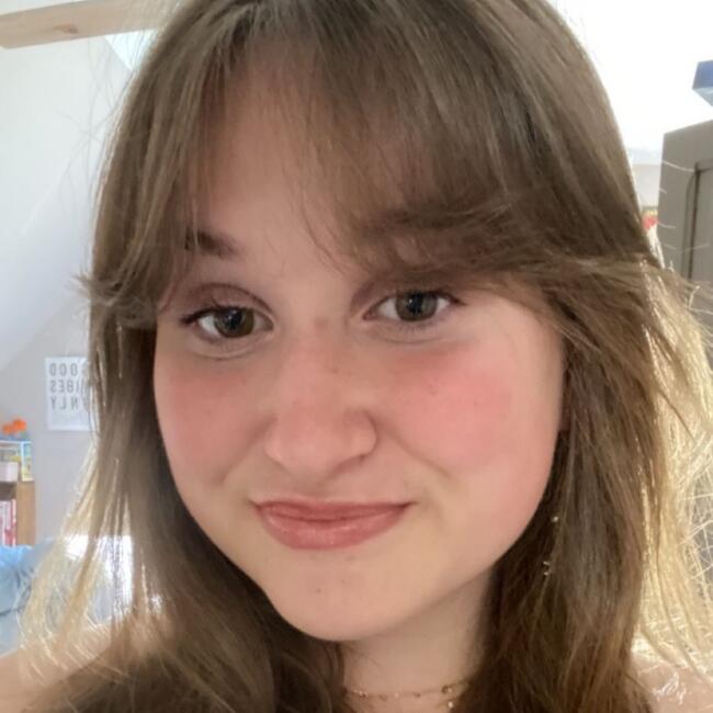 Babysitter in Lyon: Cailine