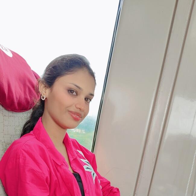 Babysitter in Delhi: Aarti
