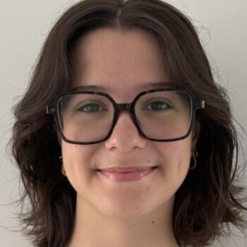 Babysitter in Nantes: Flora