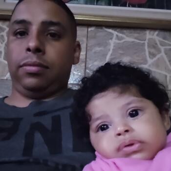 Babysitting job in Petrópolis: babysitting job Lorran