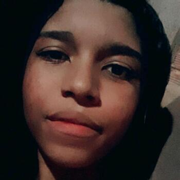 Babá em Governador Valadares: Ester