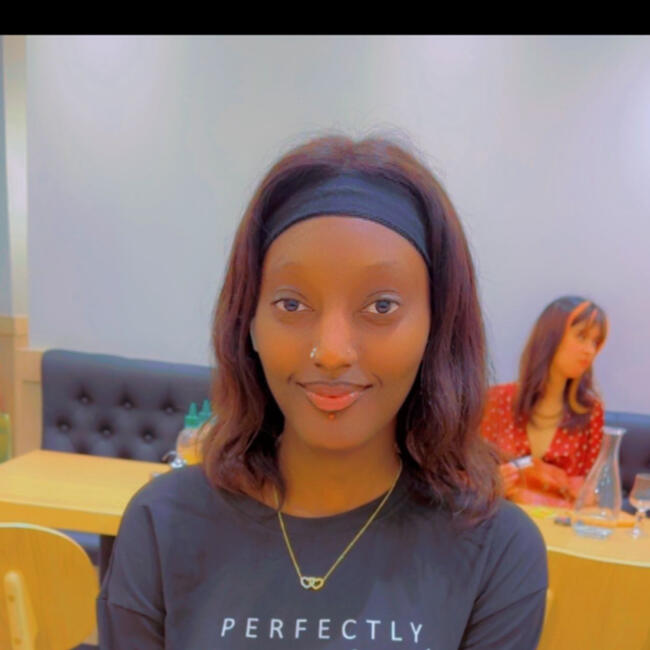 Babysitter in Champigny-sur-Marne: Hinda