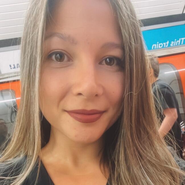 Babysitter in Zollikon: Isabel